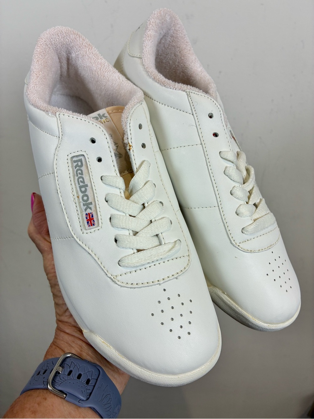 Reebok Women’s White Sneakers with Light Pink Lining, Size 6.5